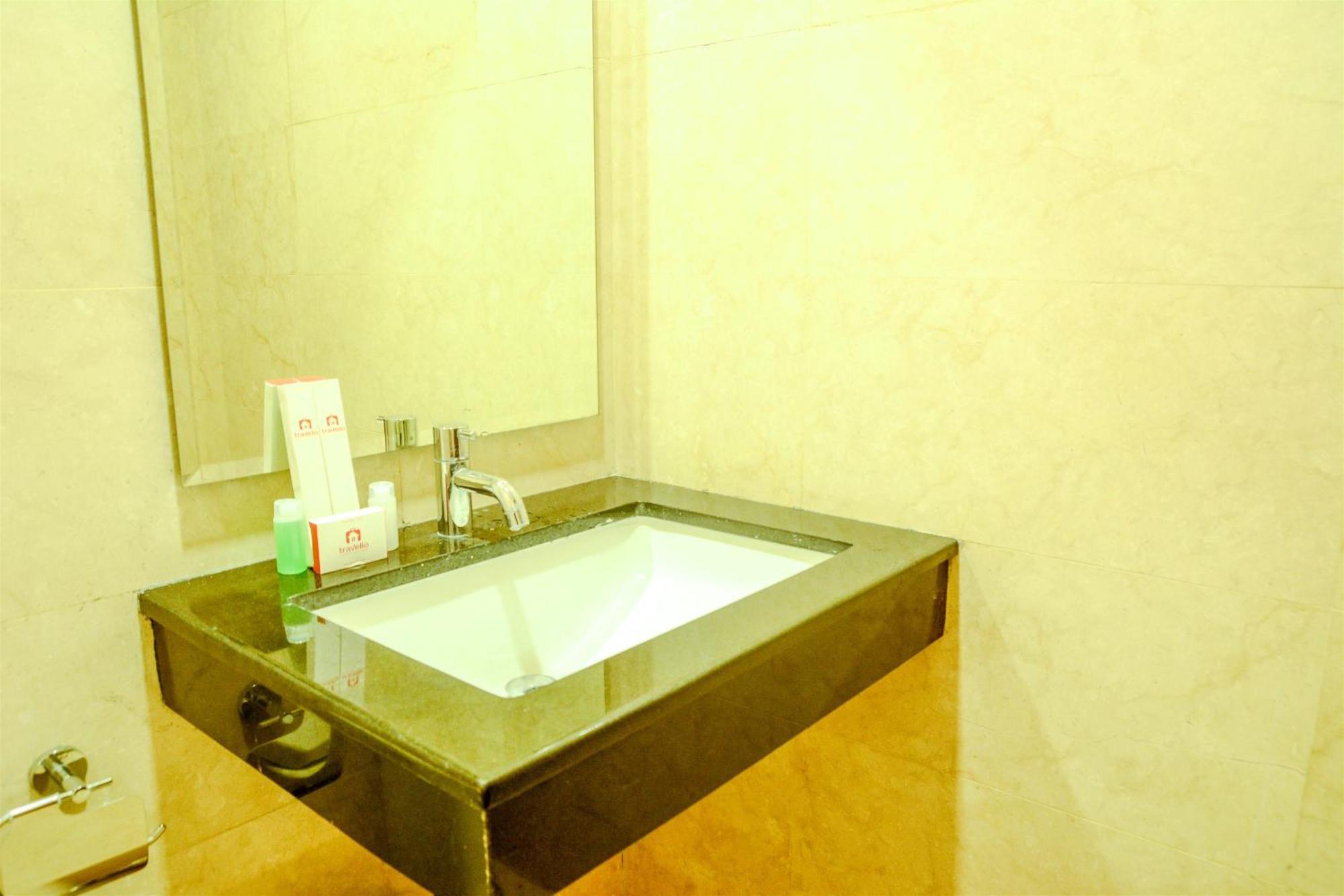 Spacious And Modern 2Br L'Avenue Apartment By Travelio جاكرتا المظهر الخارجي الصورة